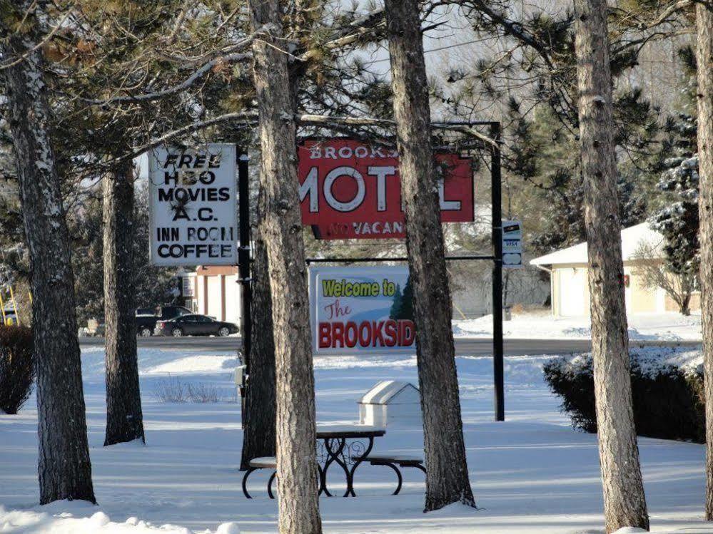 Brookside Motel Wadena Exterior photo
