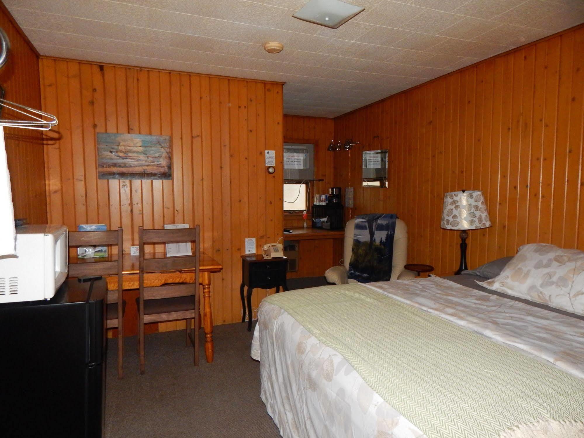 Brookside Motel Wadena Exterior photo